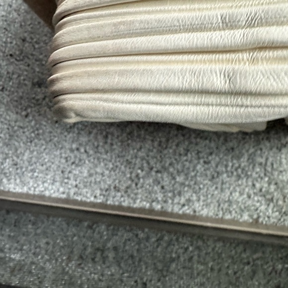 Authentic Bvlgari handbag - gorgeous, soft cream colored, like new. - Picture 6 of 7